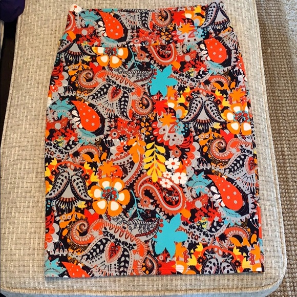 LuLaRoe Dresses & Skirts - LuLaRoe pencil skirt